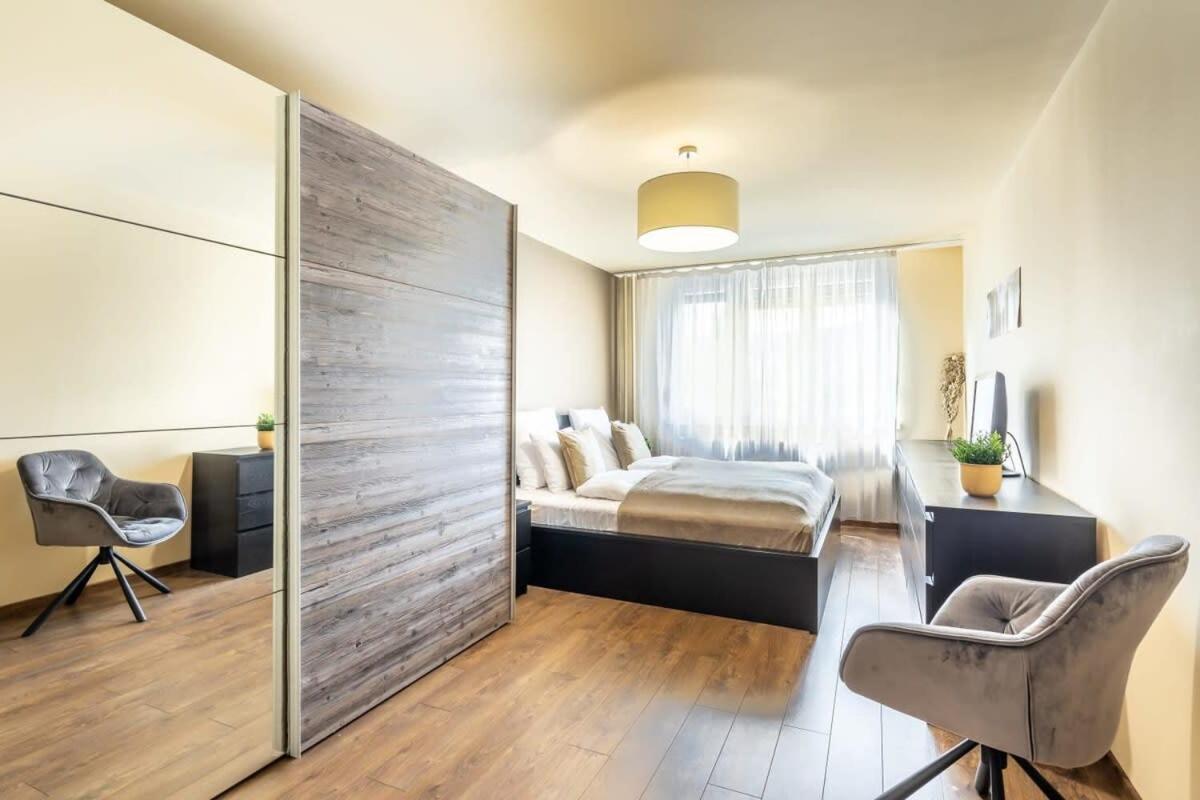 Cozy Quiet Apartment With A Balcony 부다페스트 외부 사진